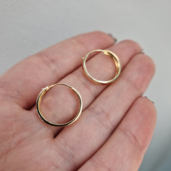 Creoler i 18k guld rak blank design