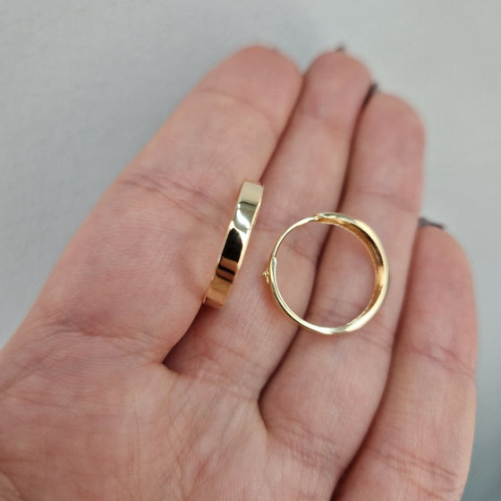 Creoler i 18k guld rak modell